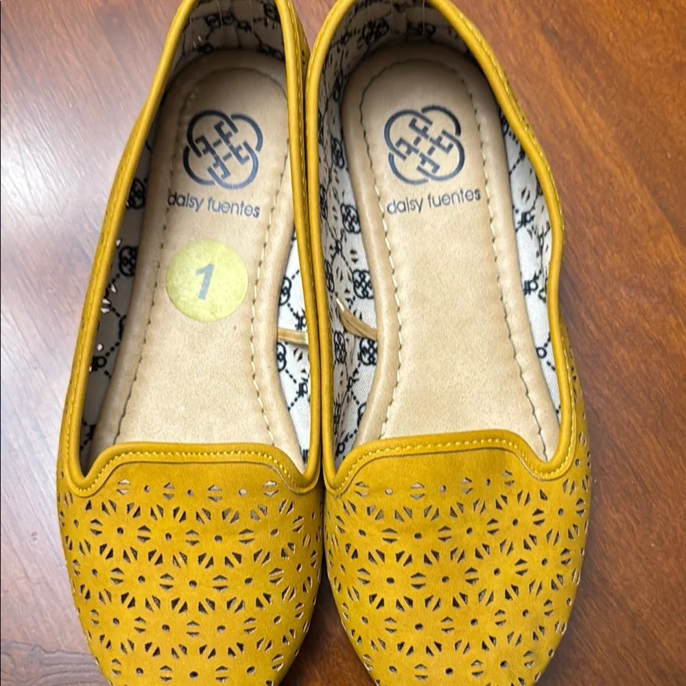 Daisy Fuentes Yellow Perforated Flats